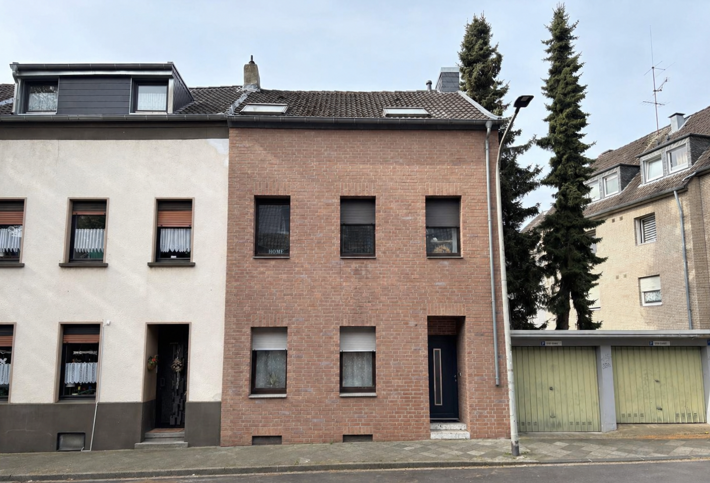 Das Bild zeigt die Außenansicht der Immobilie.